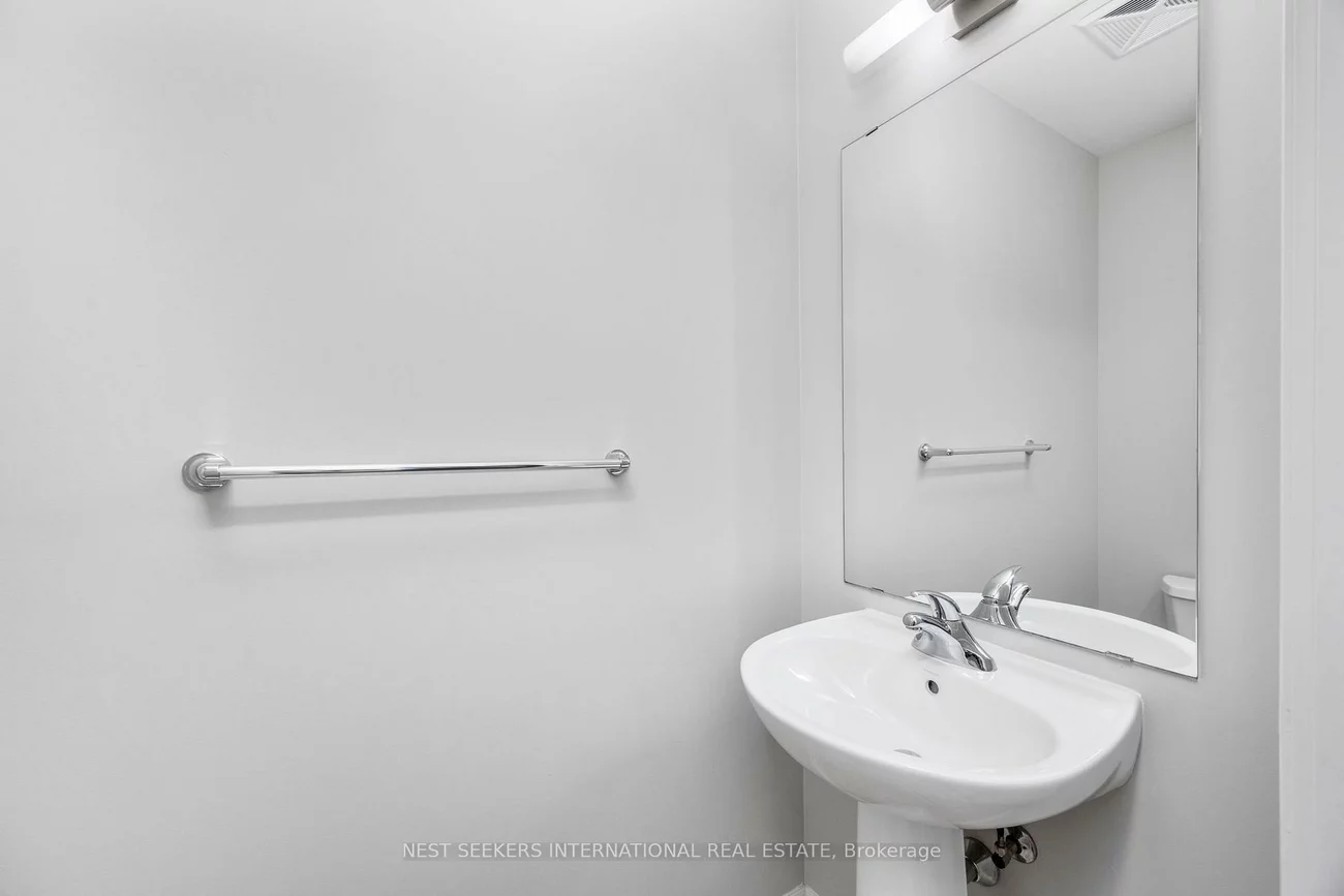 223, Webb, City Centre, Mississauga