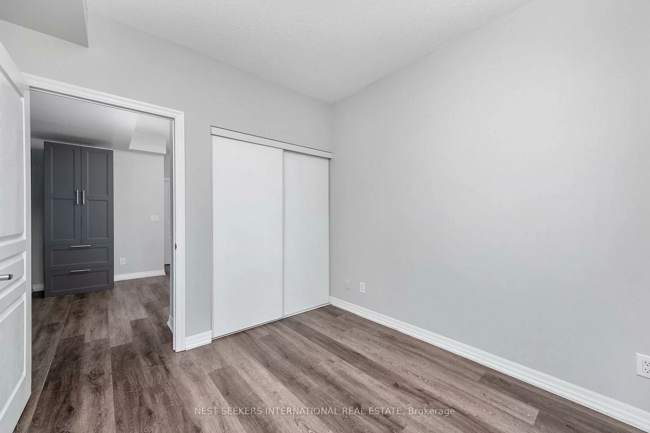 223, Webb, City Centre, Mississauga