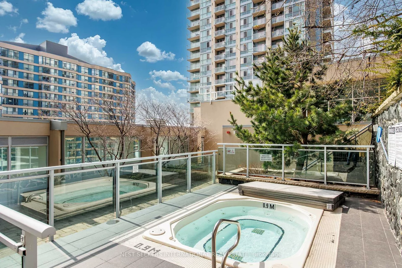 223, Webb, City Centre, Mississauga