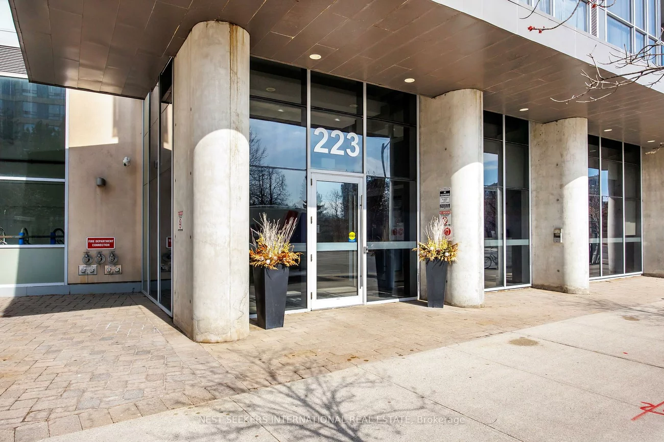 223, Webb, City Centre, Mississauga