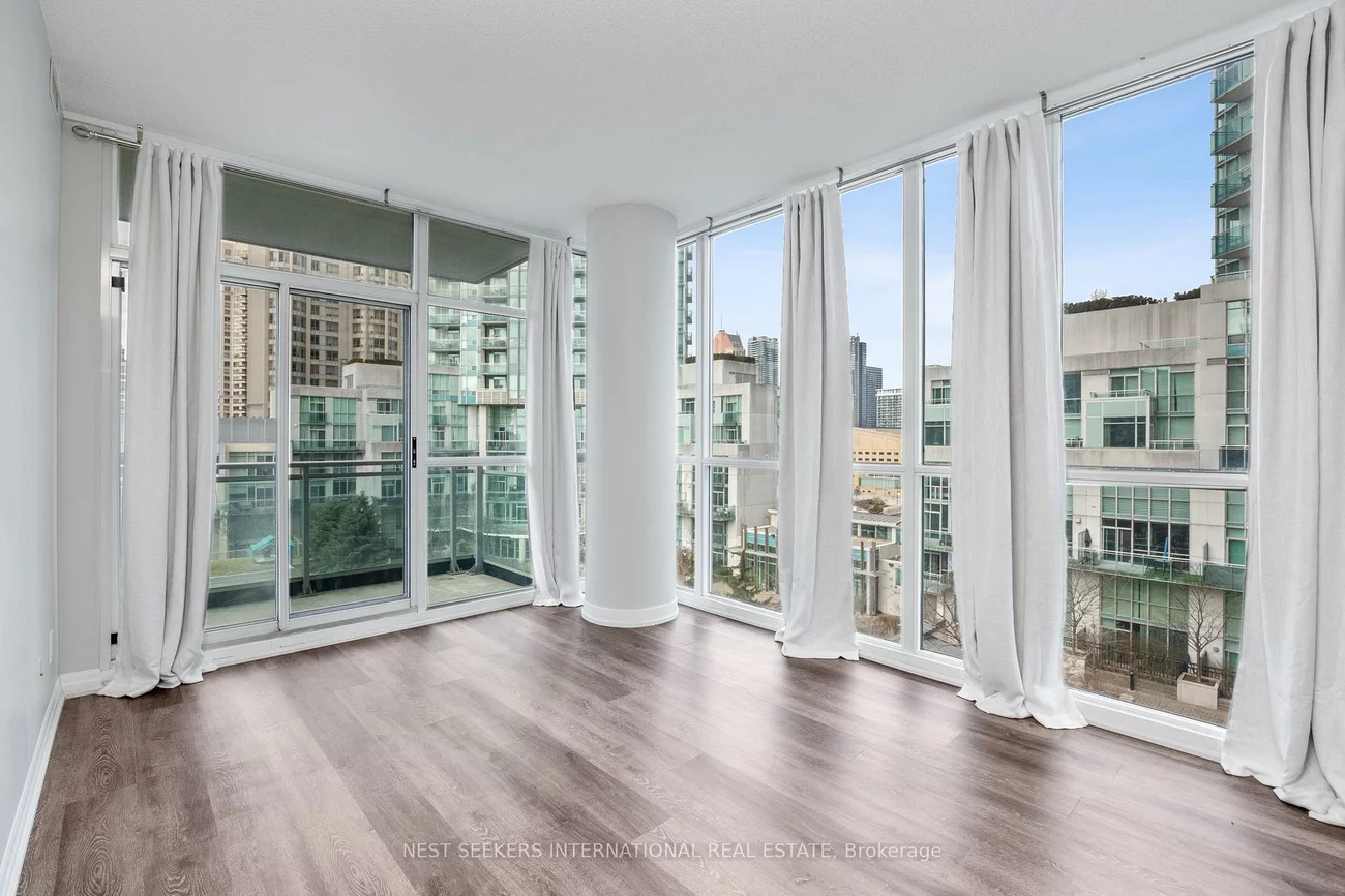 223, Webb, City Centre, Mississauga