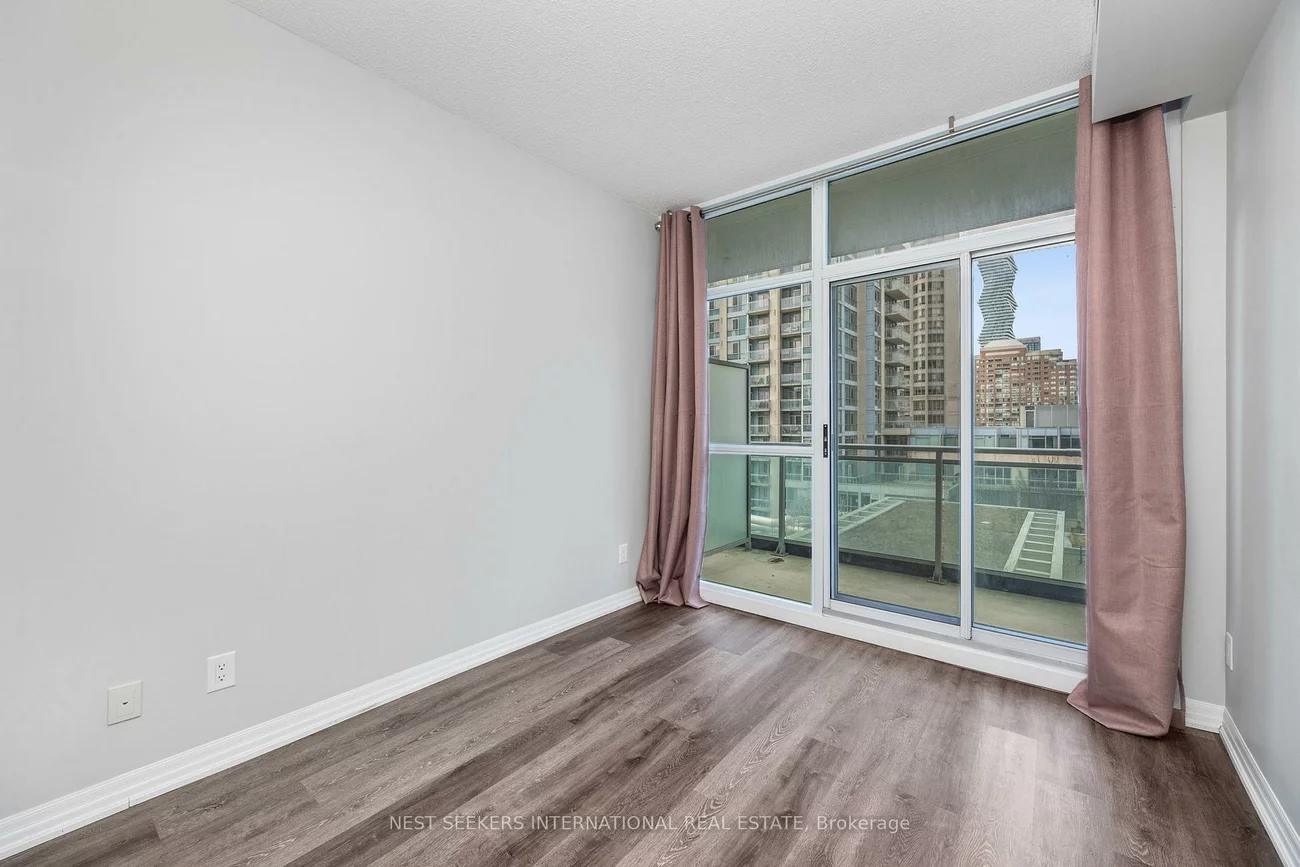 223, Webb, City Centre, Mississauga