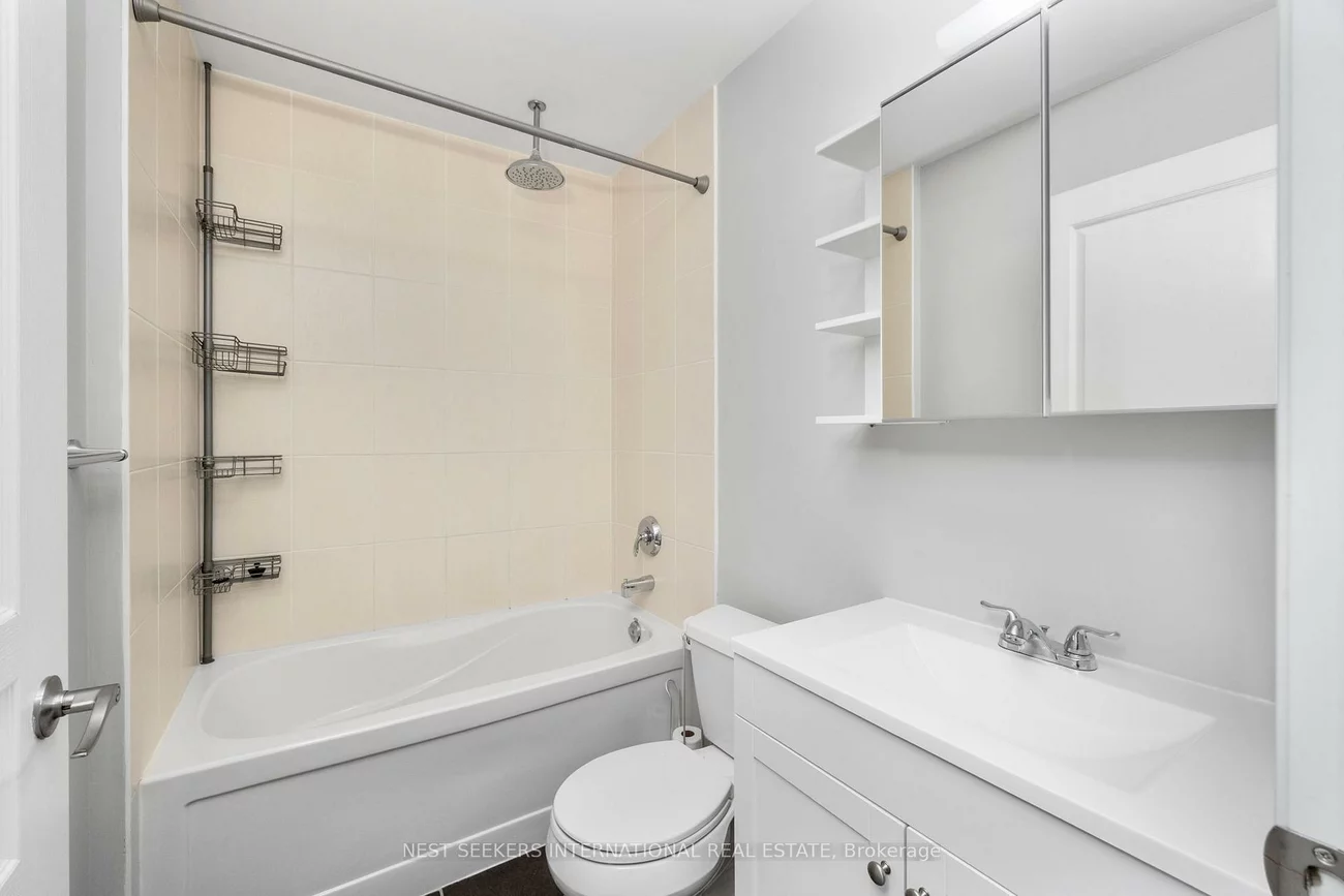 223, Webb, City Centre, Mississauga