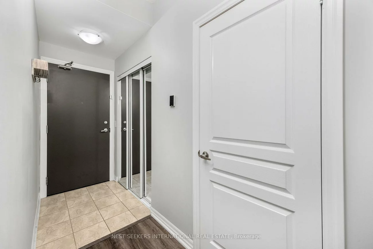 223, Webb, City Centre, Mississauga