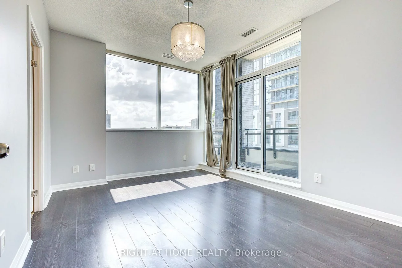 55, Eglinton, Hurontario, Mississauga
