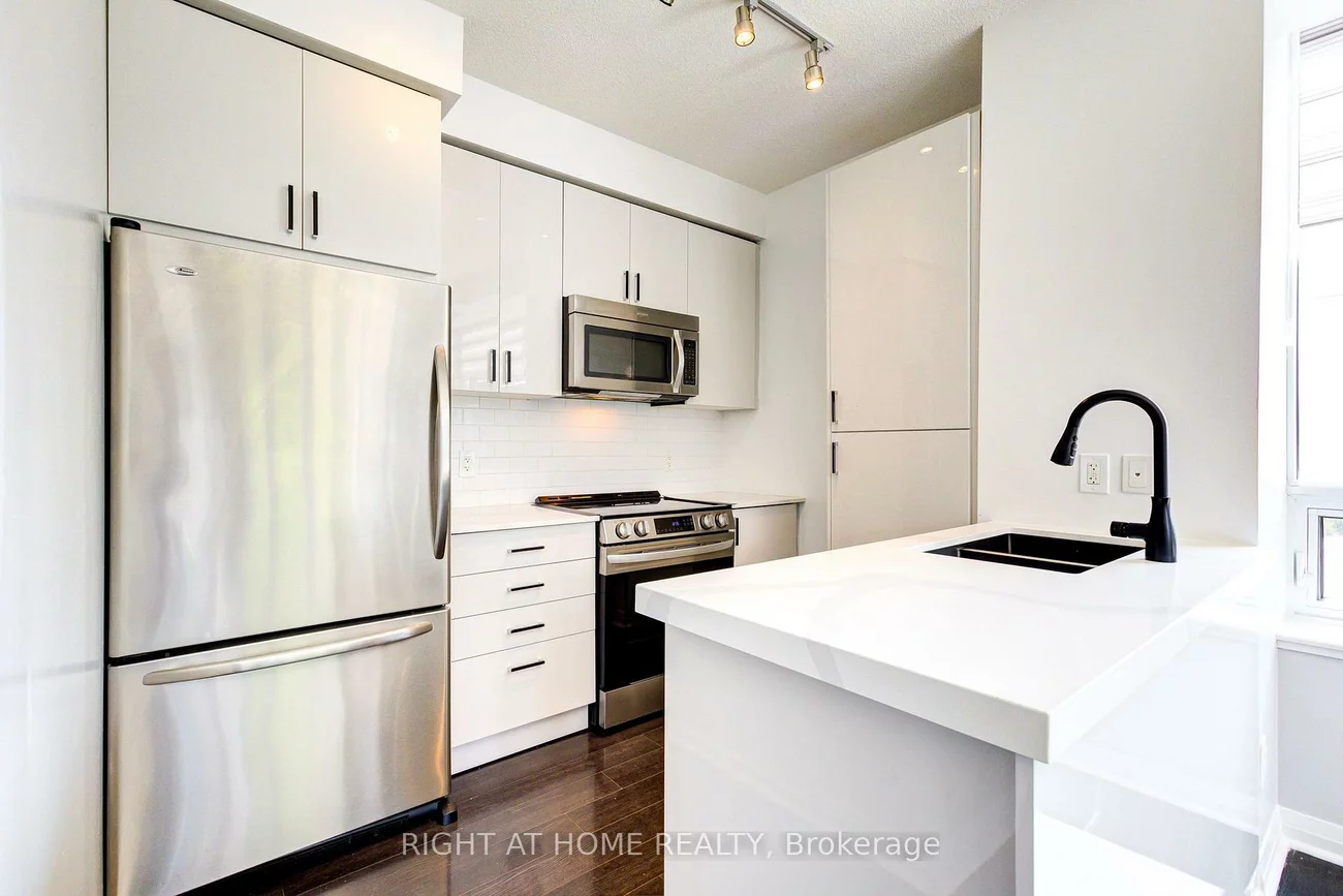 55, Eglinton, Hurontario, Mississauga
