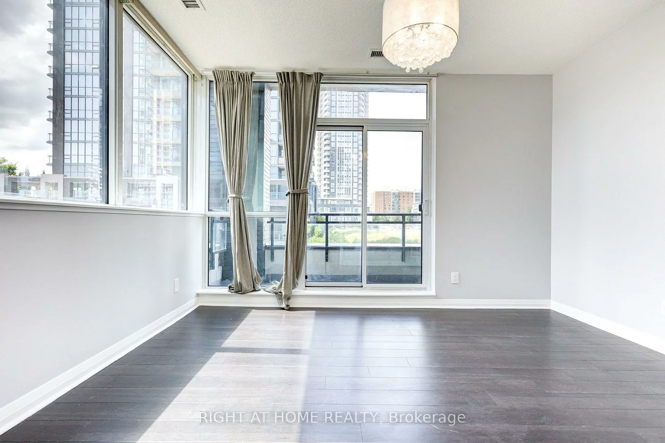 55, Eglinton, Hurontario, Mississauga