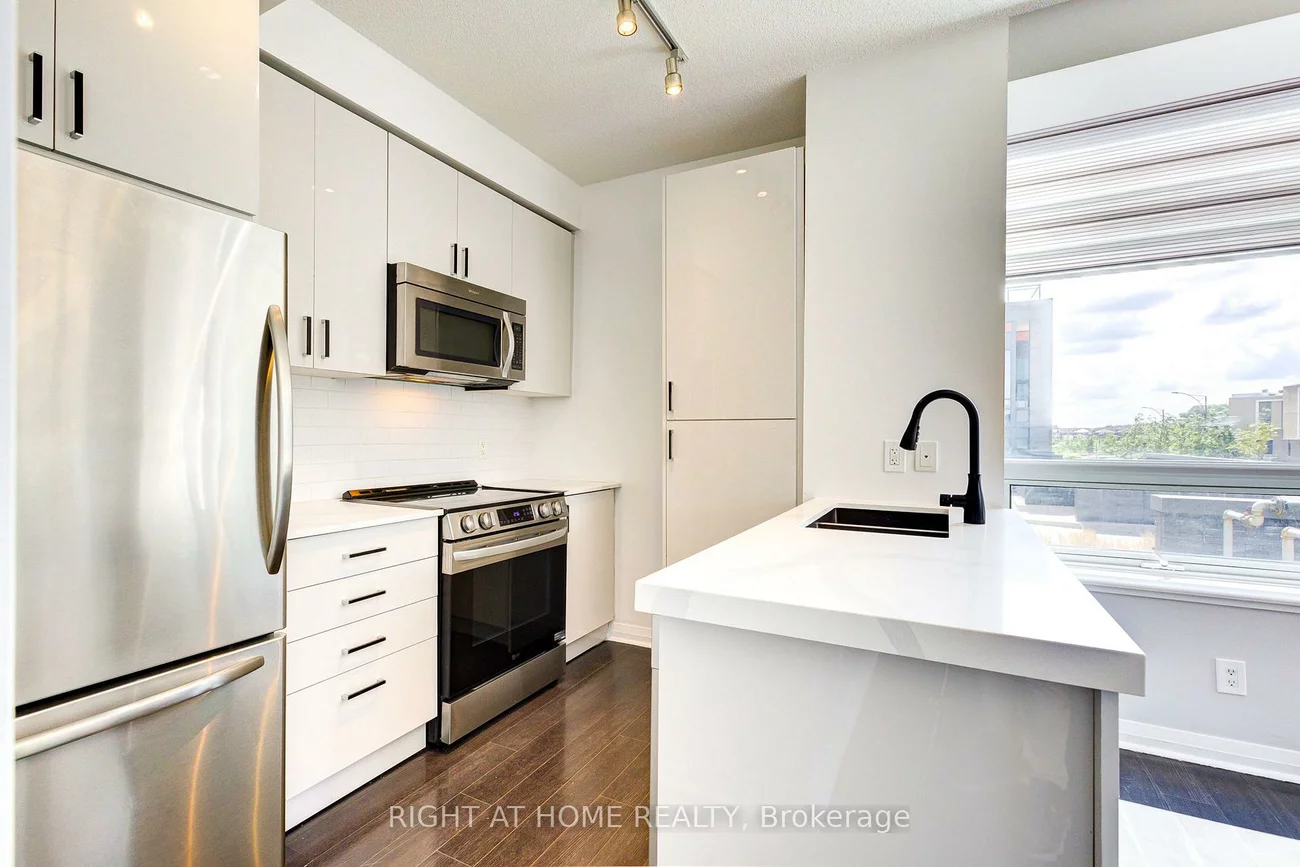 55, Eglinton, Hurontario, Mississauga
