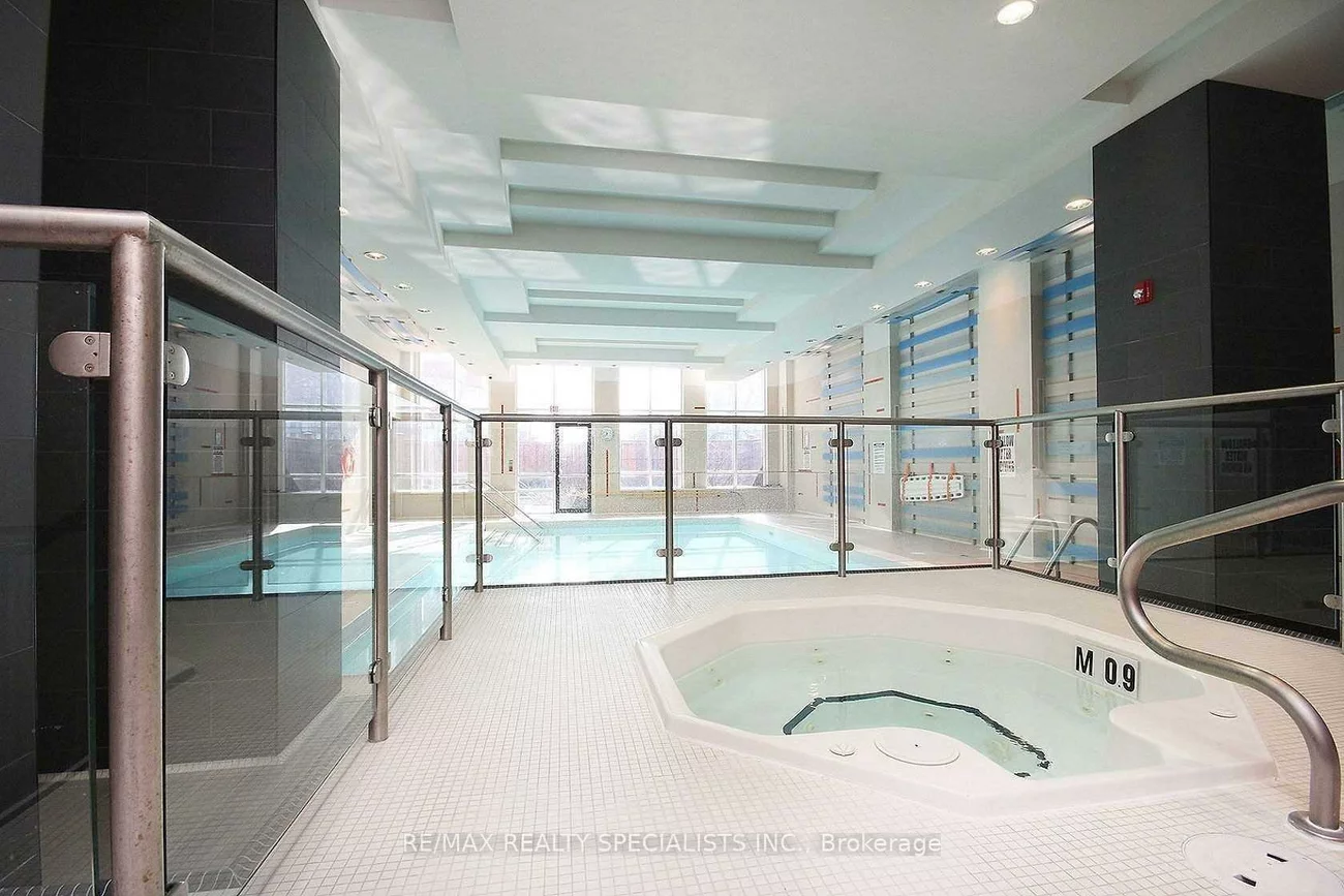 330, Burnhamthorpe, City Centre, Mississauga