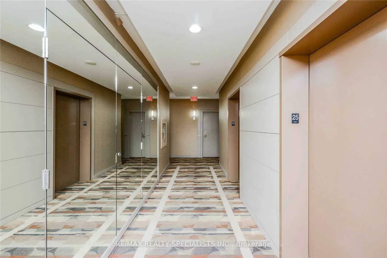330, Burnhamthorpe, City Centre, Mississauga
