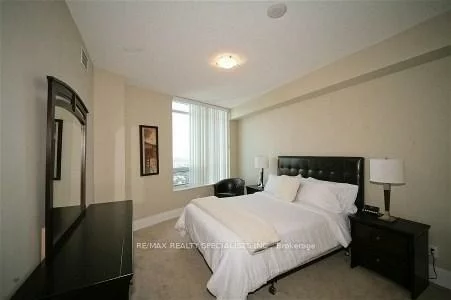 330, Burnhamthorpe, City Centre, Mississauga