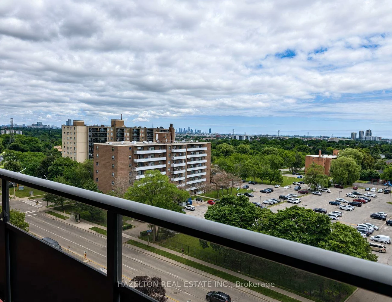 1665, Bloor, Applewood, Mississauga