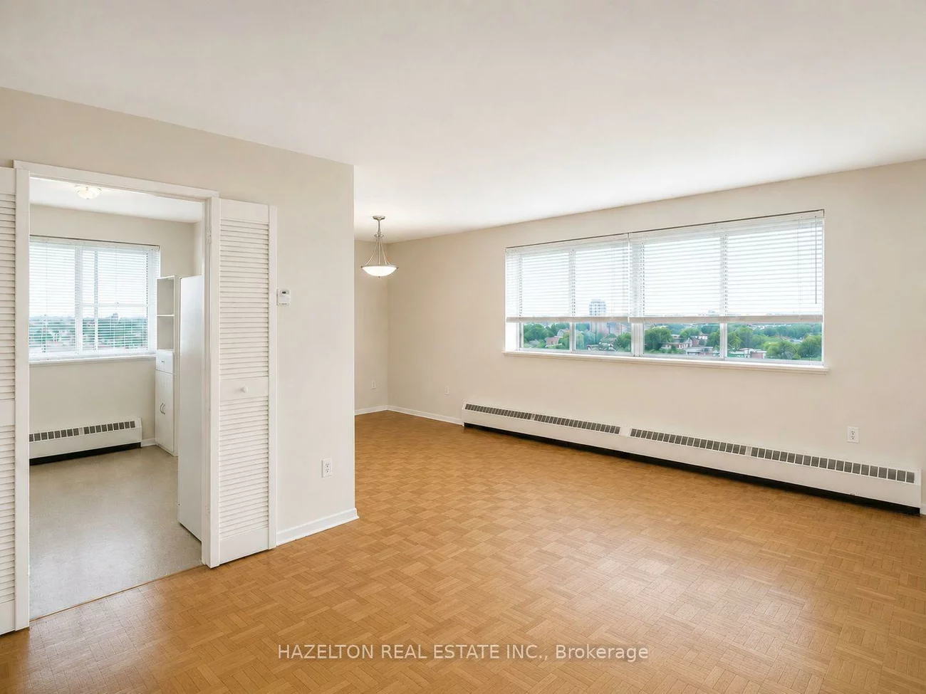 1665, Bloor, Applewood, Mississauga