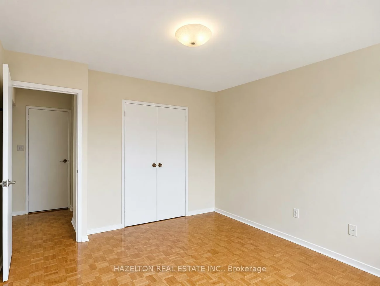 1665, Bloor, Applewood, Mississauga