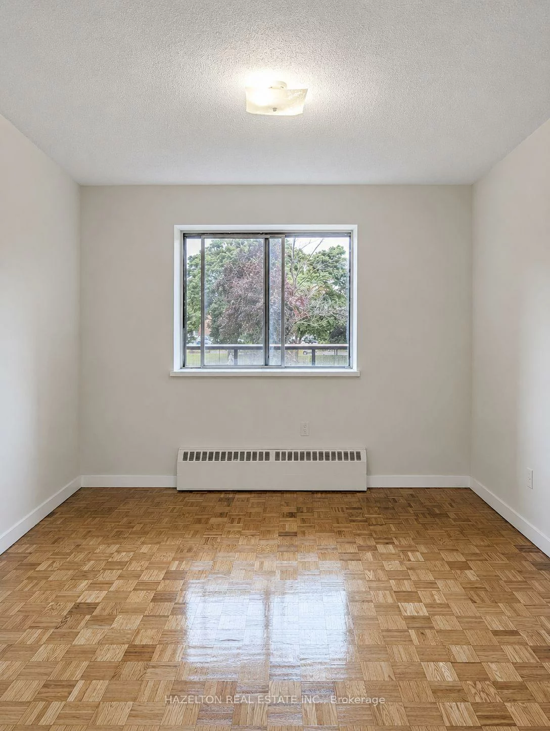 1665, Bloor, Applewood, Mississauga