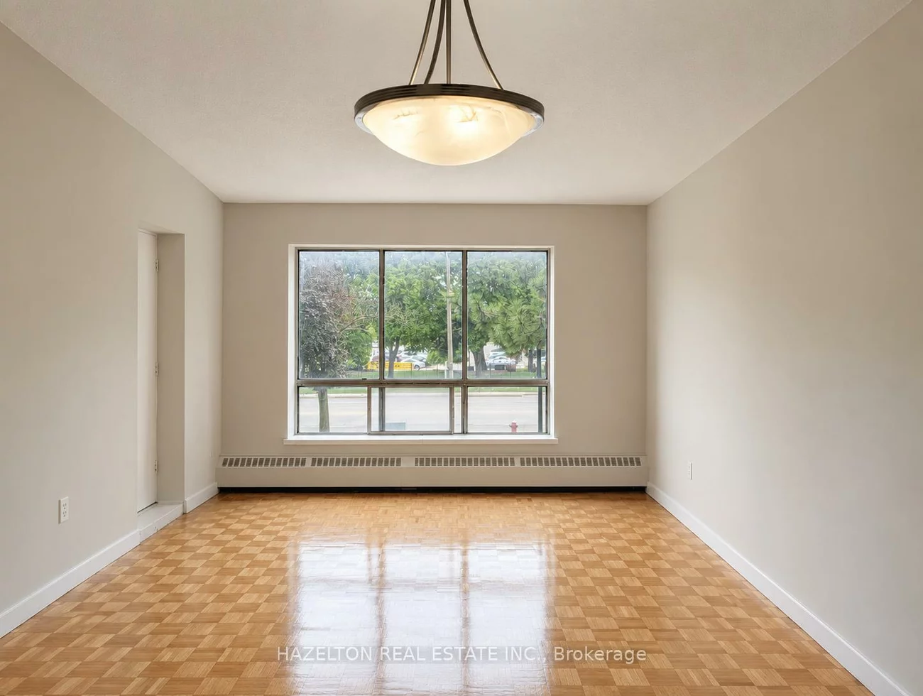 1665, Bloor, Applewood, Mississauga
