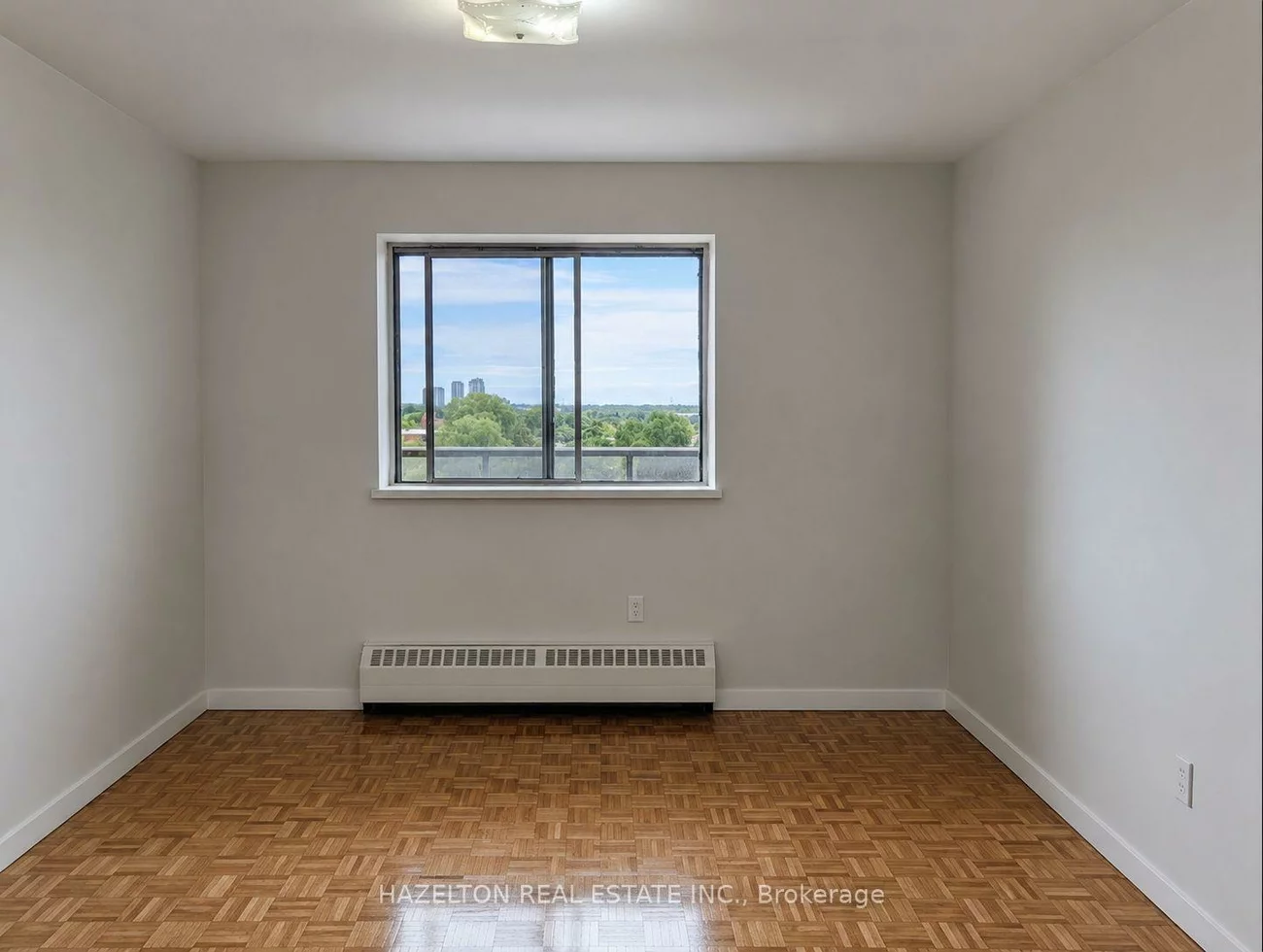 1665, Bloor, Applewood, Mississauga