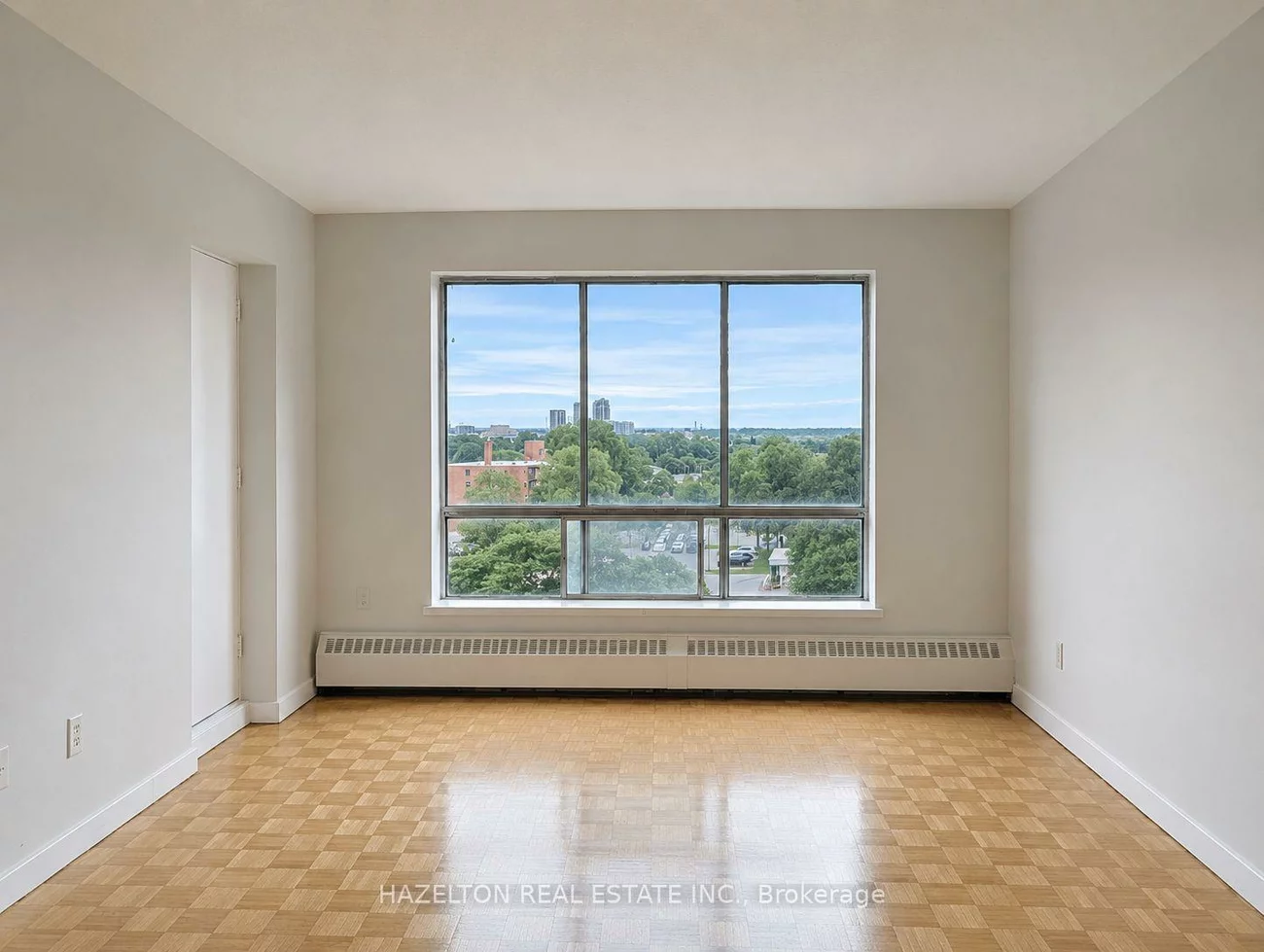 1665, Bloor, Applewood, Mississauga