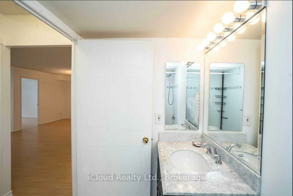 135, Hillcrest, Cooksville, Mississauga