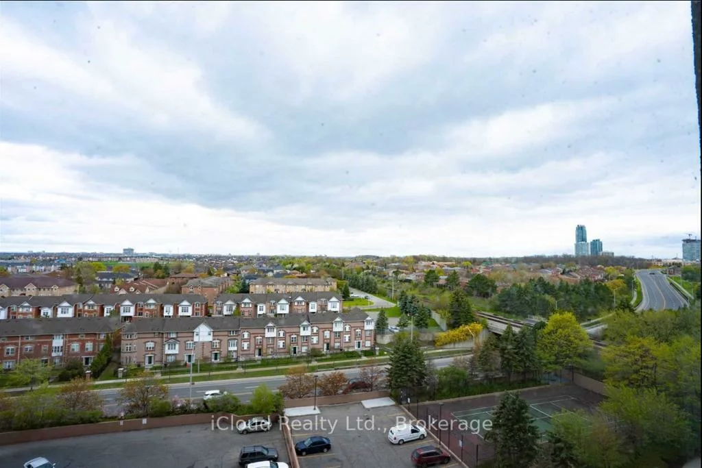135, Hillcrest, Cooksville, Mississauga