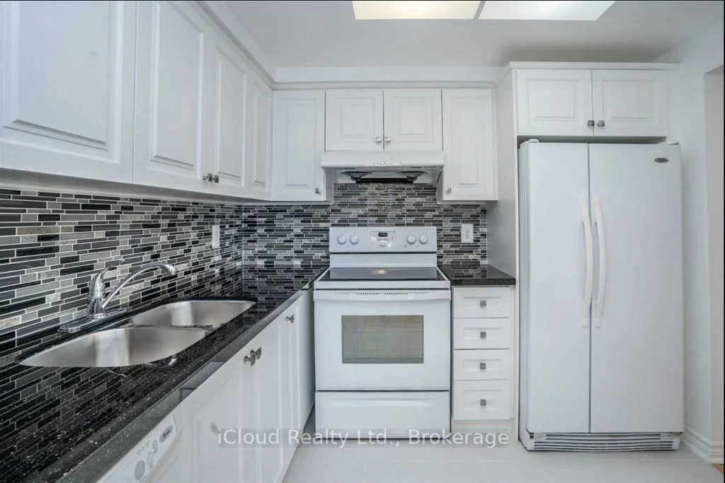 135, Hillcrest, Cooksville, Mississauga