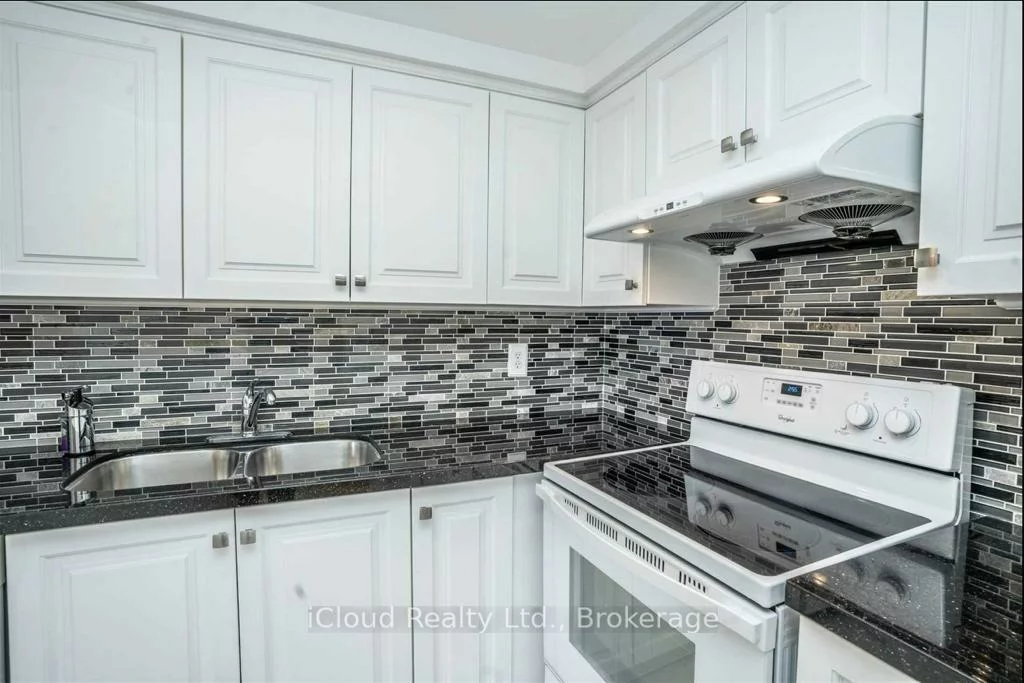 135, Hillcrest, Cooksville, Mississauga