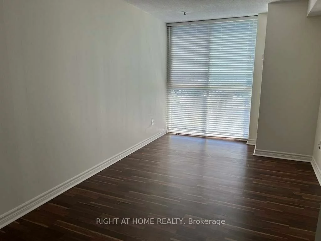 3650, Kaneff, Mississauga Valleys, Mississauga