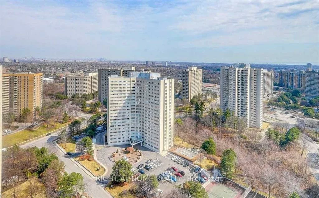 3650, Kaneff, Mississauga Valleys, Mississauga