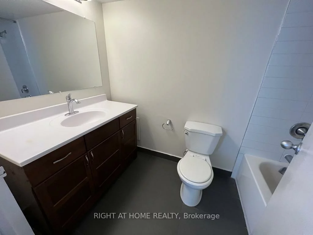 3650, Kaneff, Mississauga Valleys, Mississauga