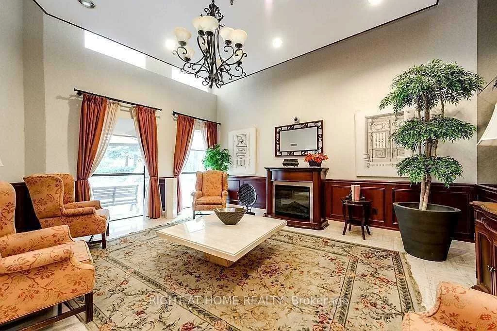 3650, Kaneff, Mississauga Valleys, Mississauga