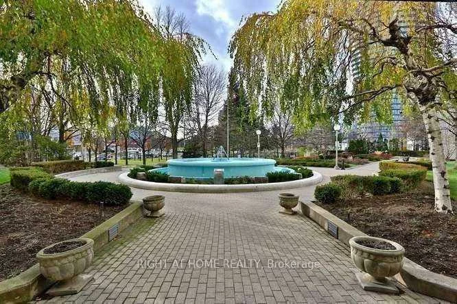 3650, Kaneff, Mississauga Valleys, Mississauga