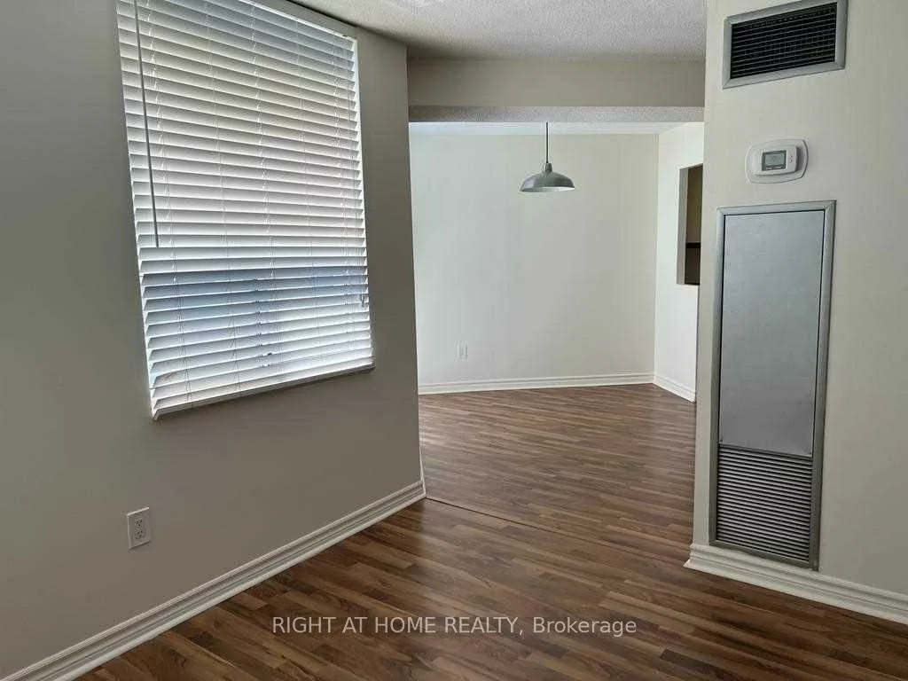 3650, Kaneff, Mississauga Valleys, Mississauga