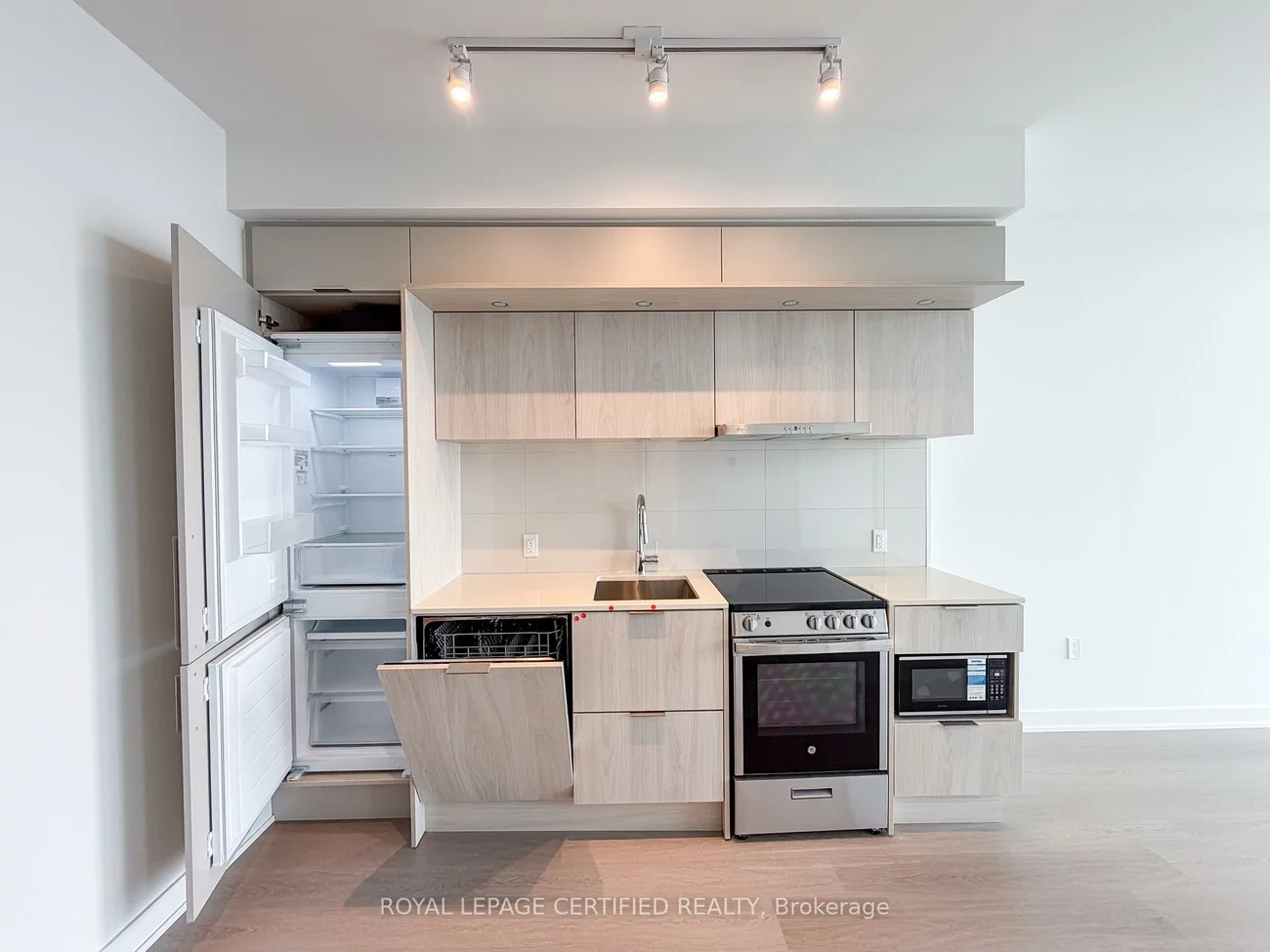 448, Burnhamthorpe Rd W, City Centre, Mississauga