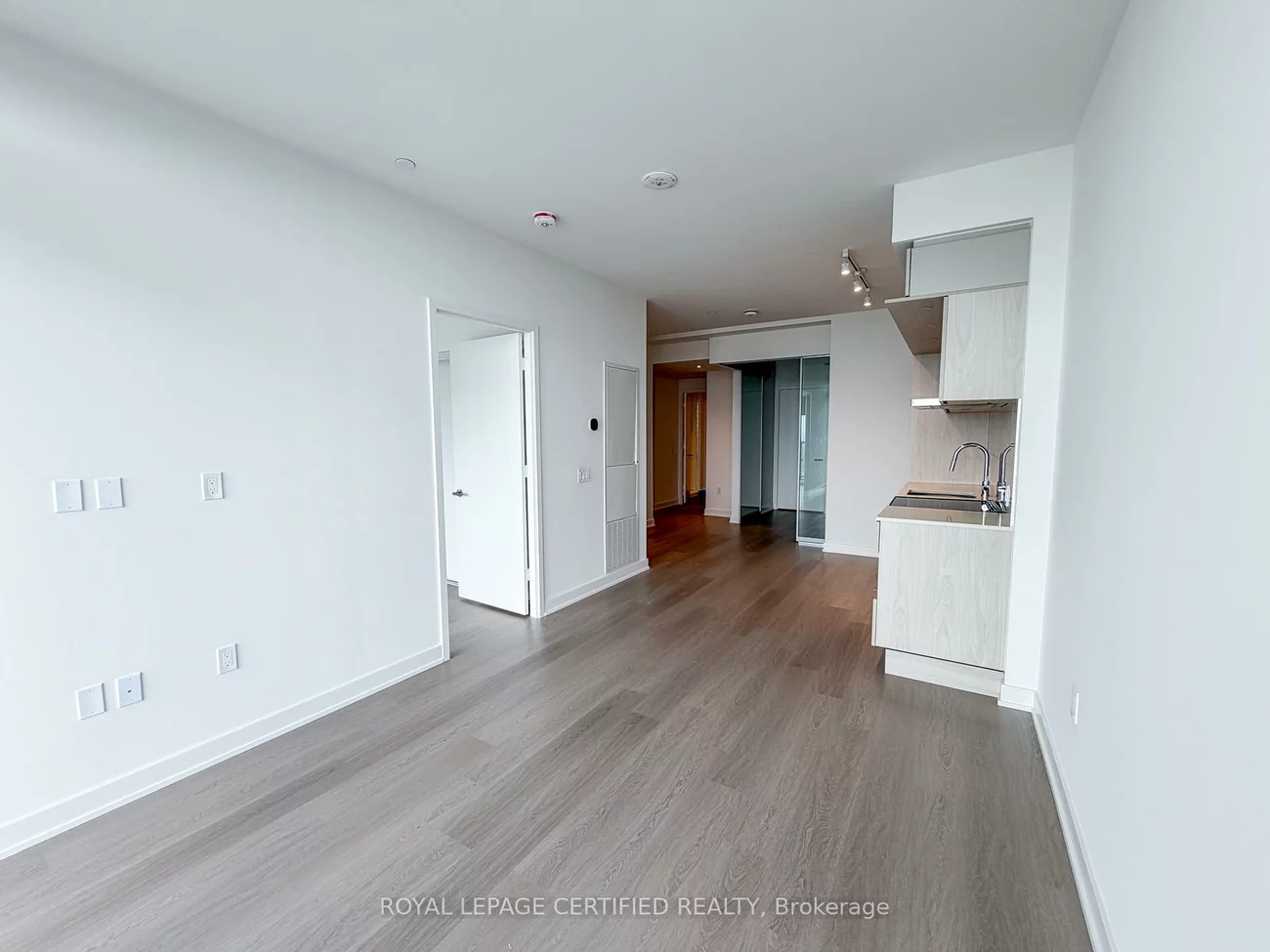 448, Burnhamthorpe Rd W, City Centre, Mississauga