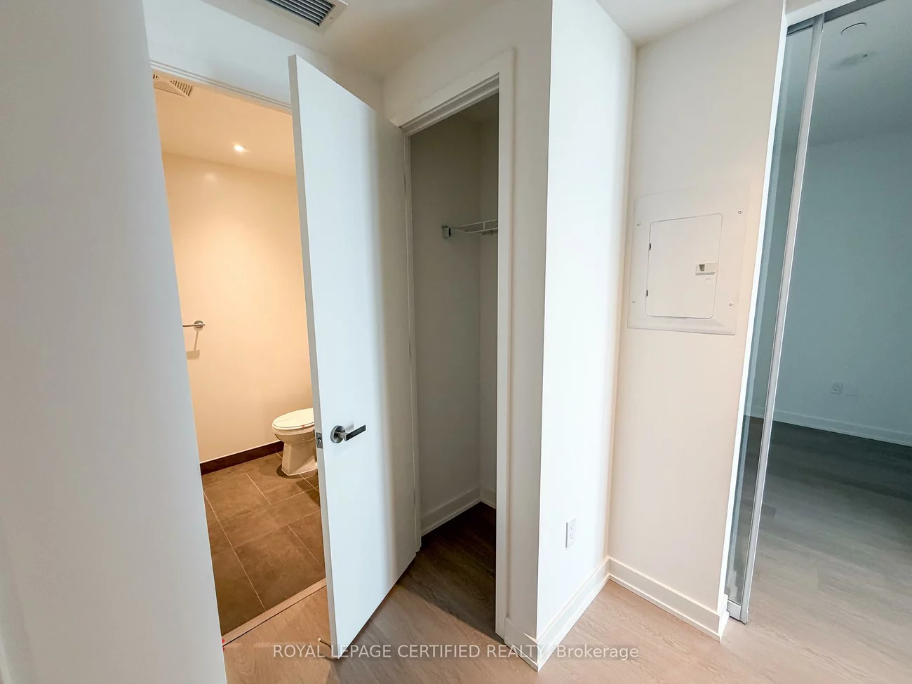 448, Burnhamthorpe Rd W, City Centre, Mississauga