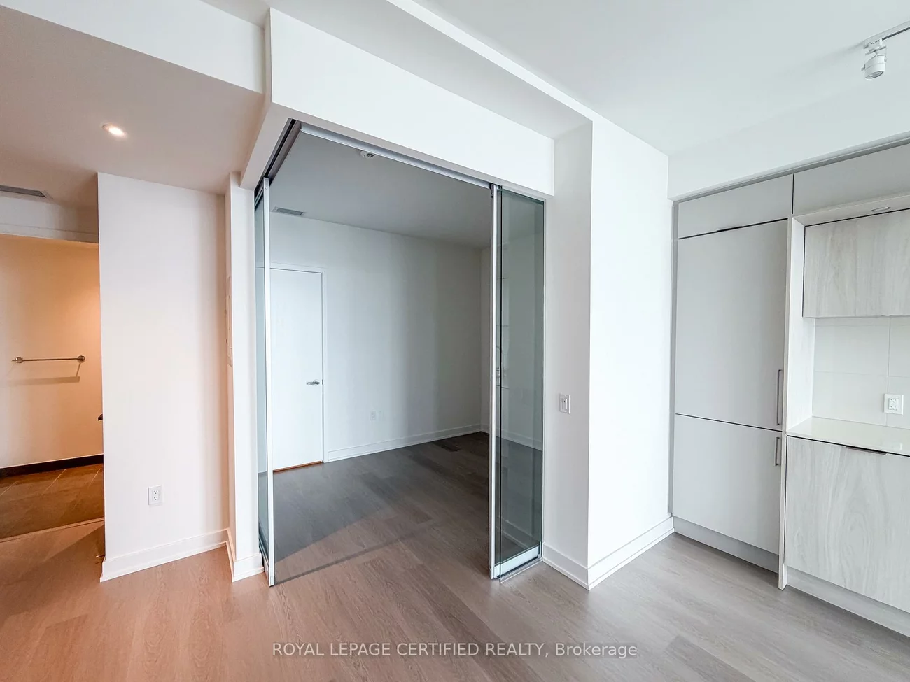 448, Burnhamthorpe Rd W, City Centre, Mississauga