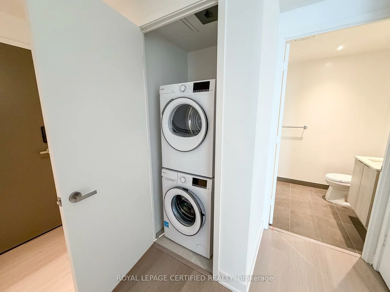 448, Burnhamthorpe Rd W, City Centre, Mississauga