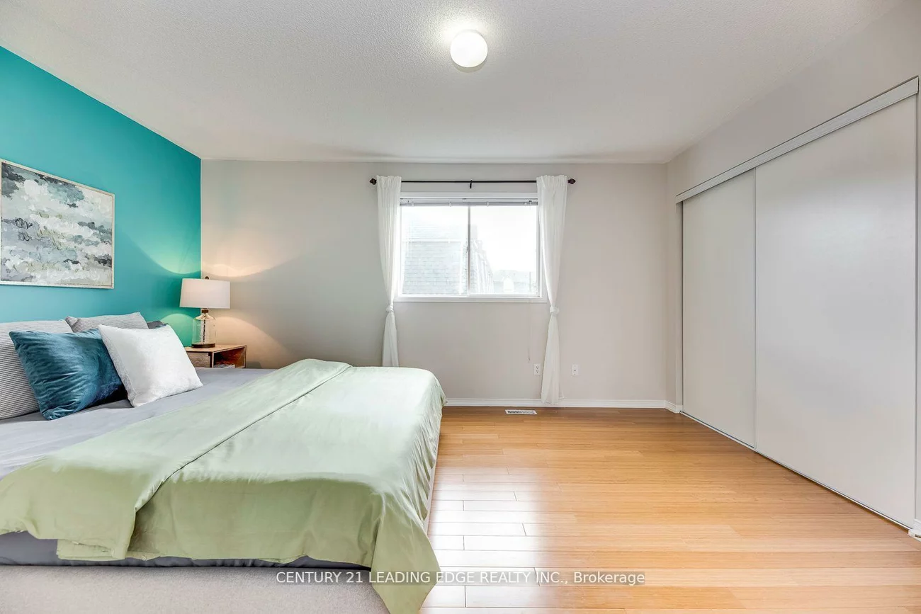 2945, Thomas, Central Erin Mills, Mississauga
