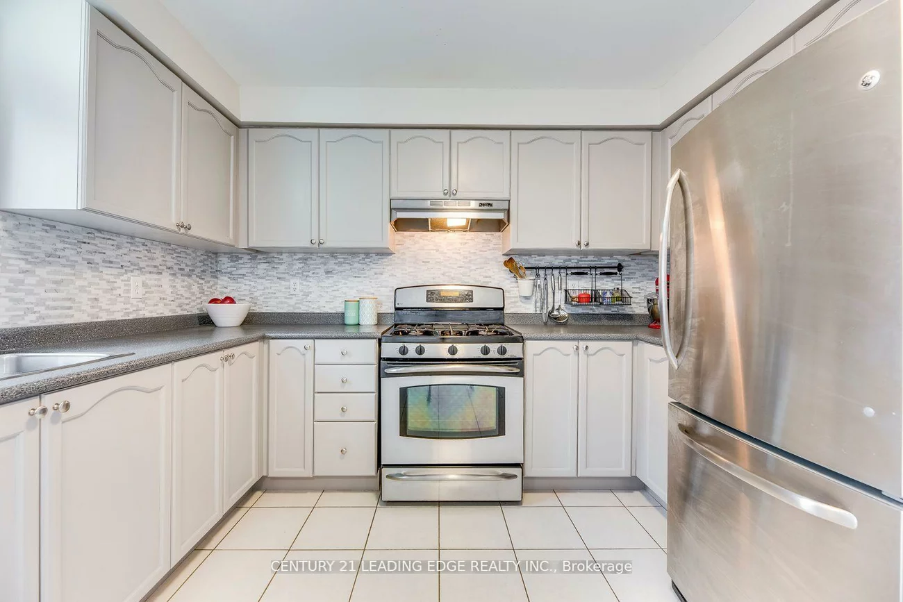 2945, Thomas, Central Erin Mills, Mississauga