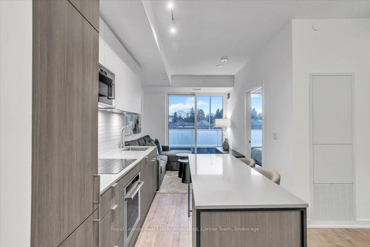215, Lakeshore, Port Credit, Mississauga