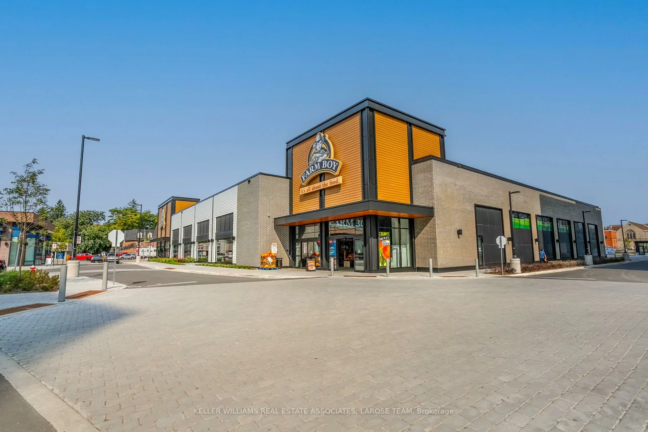 215, Lakeshore, Port Credit, Mississauga