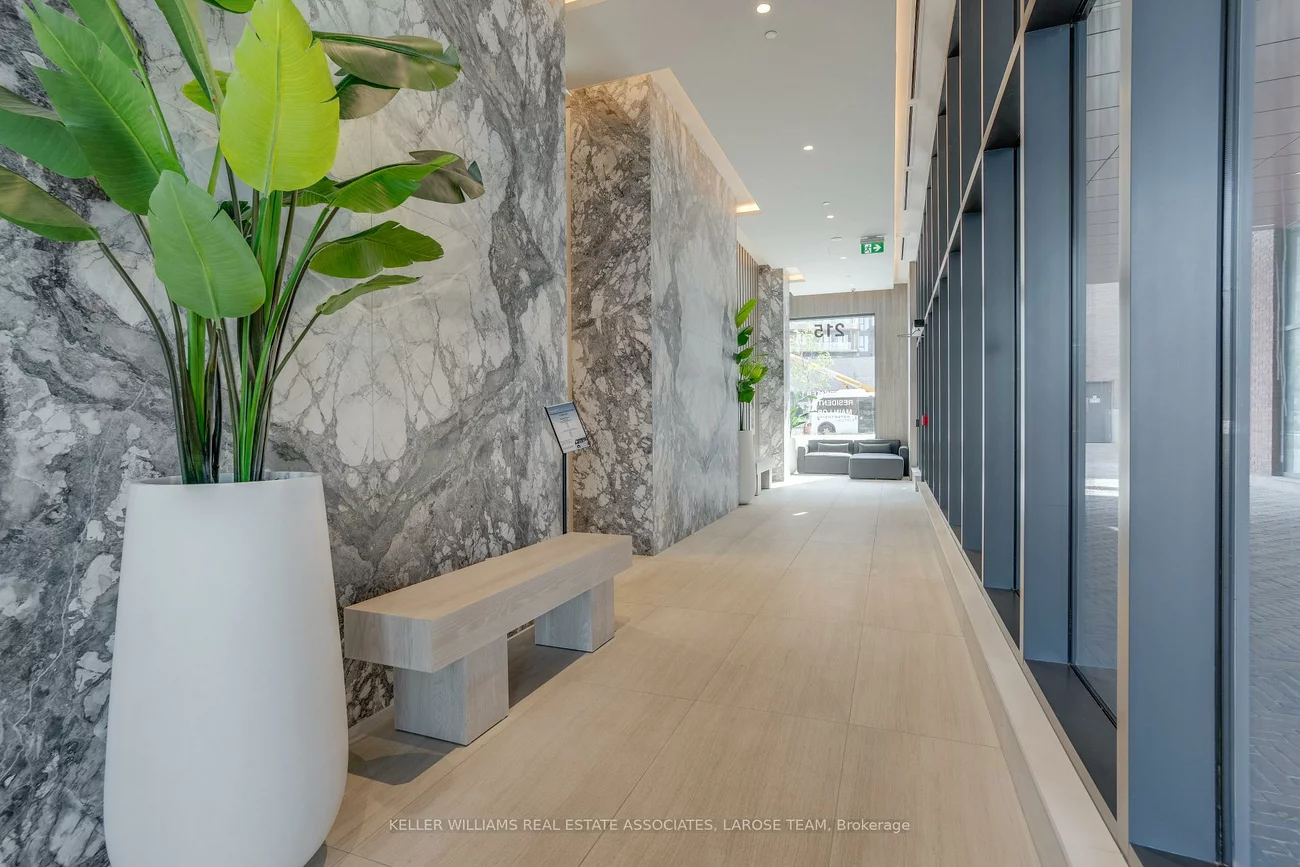 215, Lakeshore, Port Credit, Mississauga