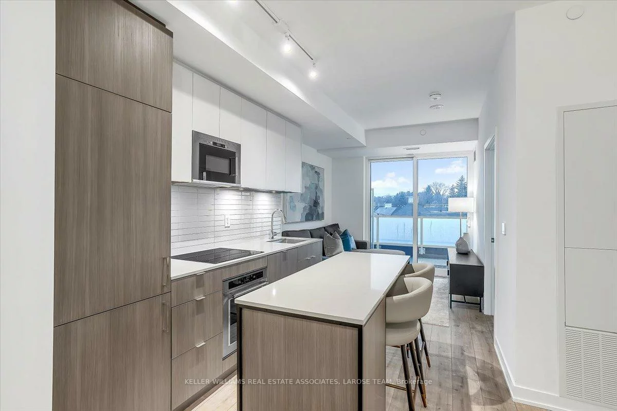 215, Lakeshore, Port Credit, Mississauga