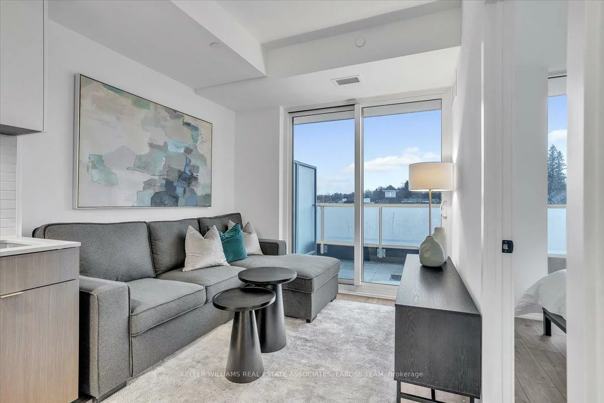 215, Lakeshore, Port Credit, Mississauga