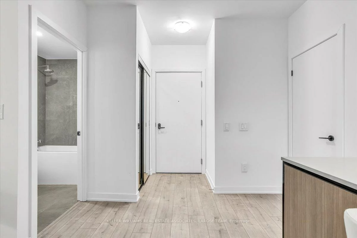 215, Lakeshore, Port Credit, Mississauga