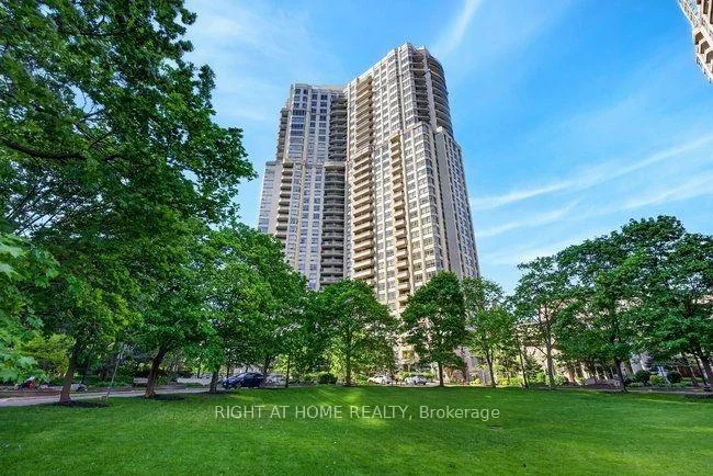 35, Kingsbridge Garden, Hurontario, Mississauga