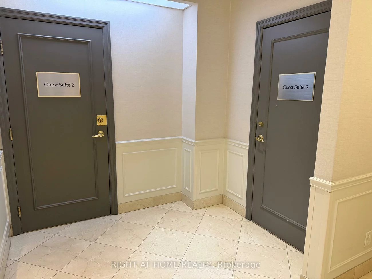 35, Kingsbridge Garden, Hurontario, Mississauga