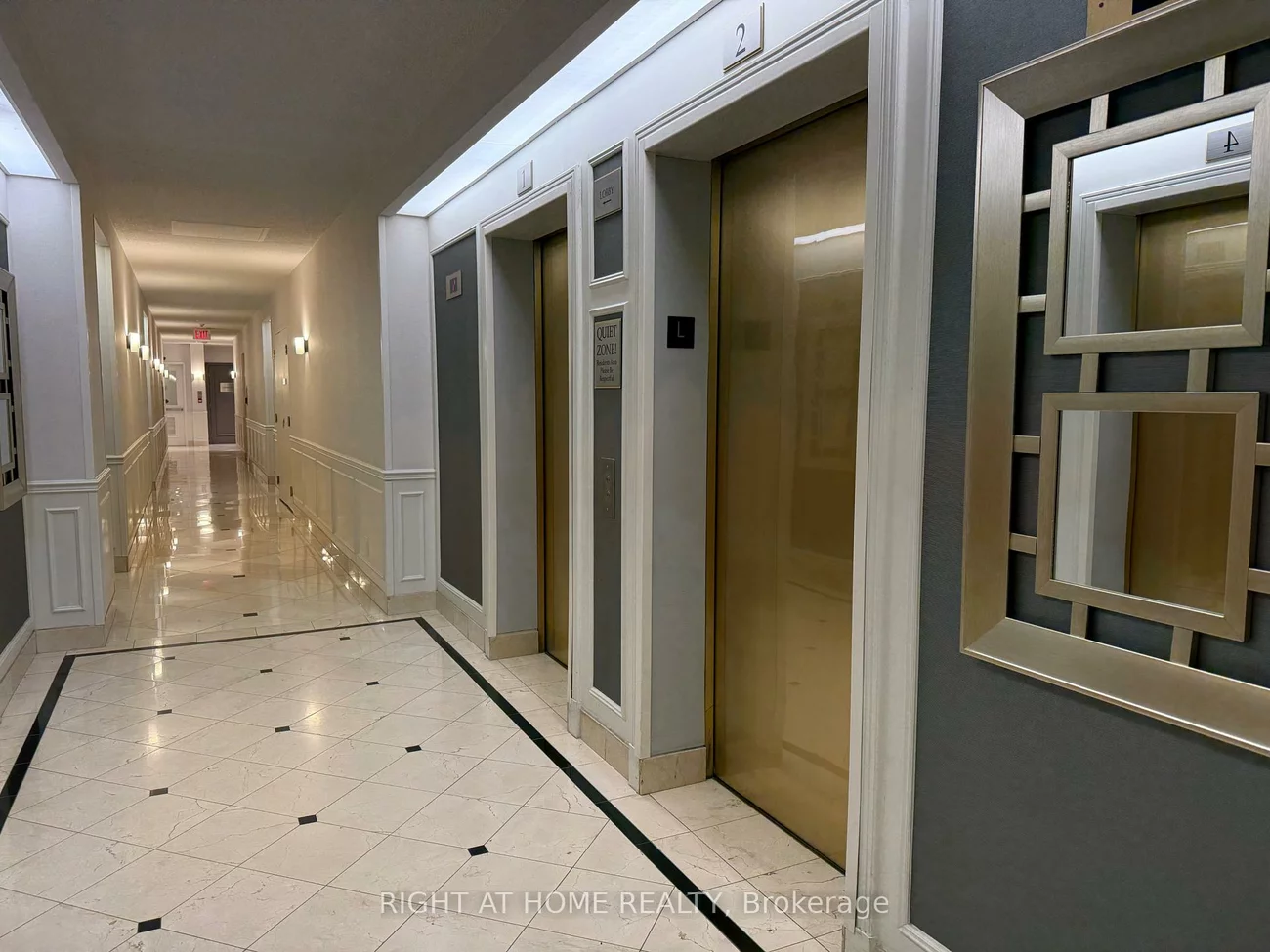 35, Kingsbridge Garden, Hurontario, Mississauga