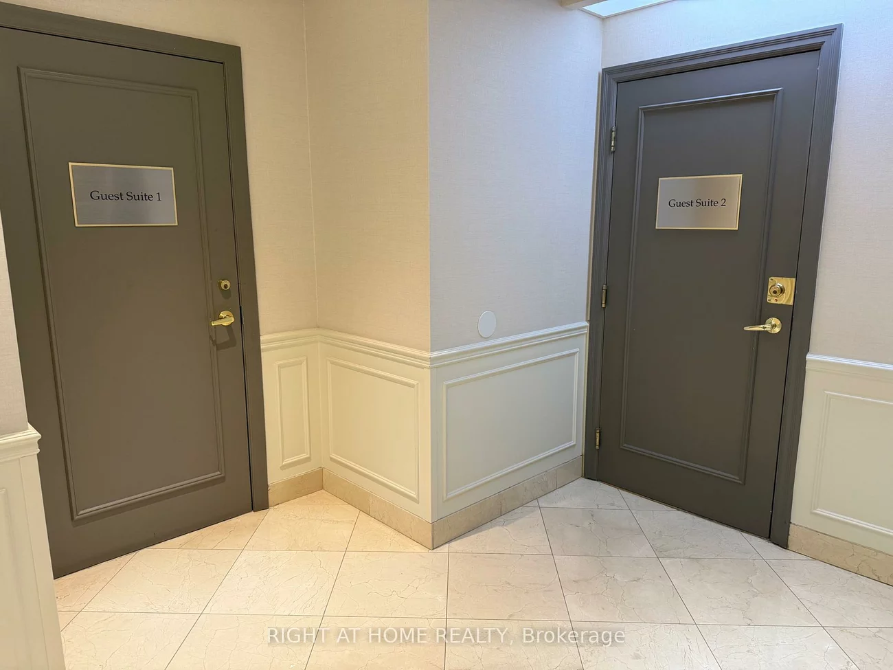 35, Kingsbridge Garden, Hurontario, Mississauga