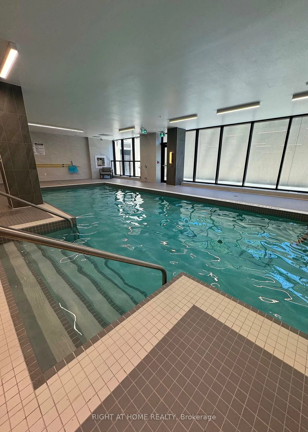 1035, Southdown, Clarkson, Mississauga